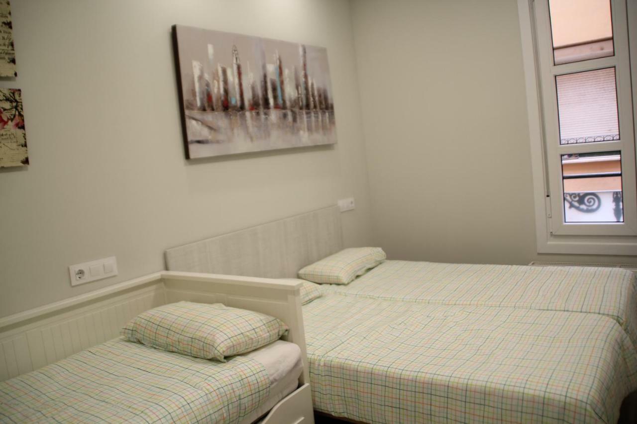 Apartamentos Logrono Centro Bagian luar foto