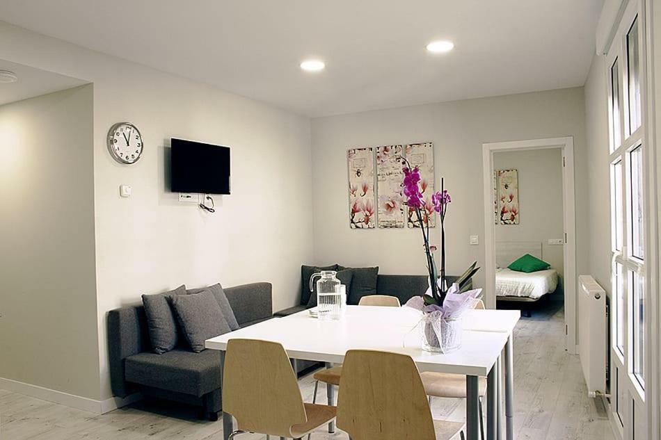 Apartamentos Logrono Centro Bagian luar foto