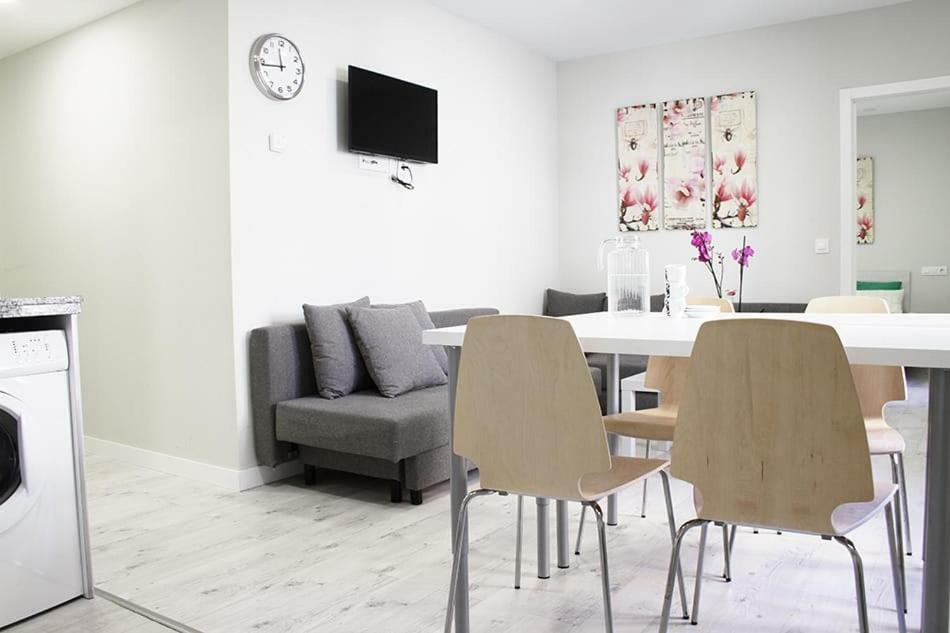 Apartamentos Logrono Centro Bagian luar foto
